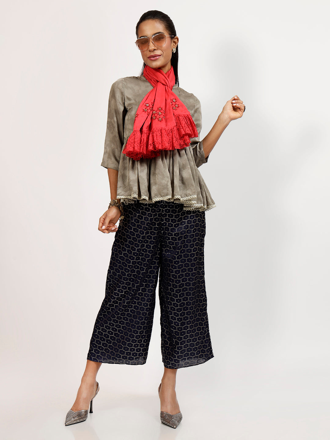 Red Tye & Dye With Flower Net Stole With Button Embroidery