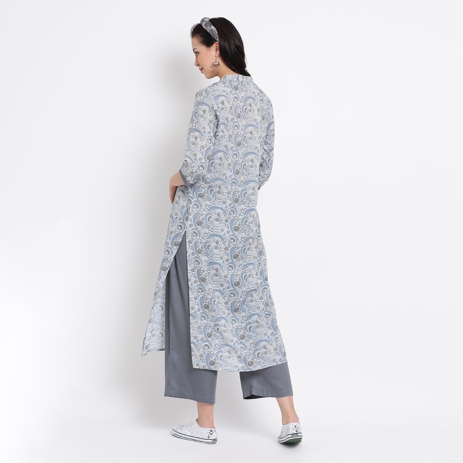 Blue floral printed viscose kurta with embroidery