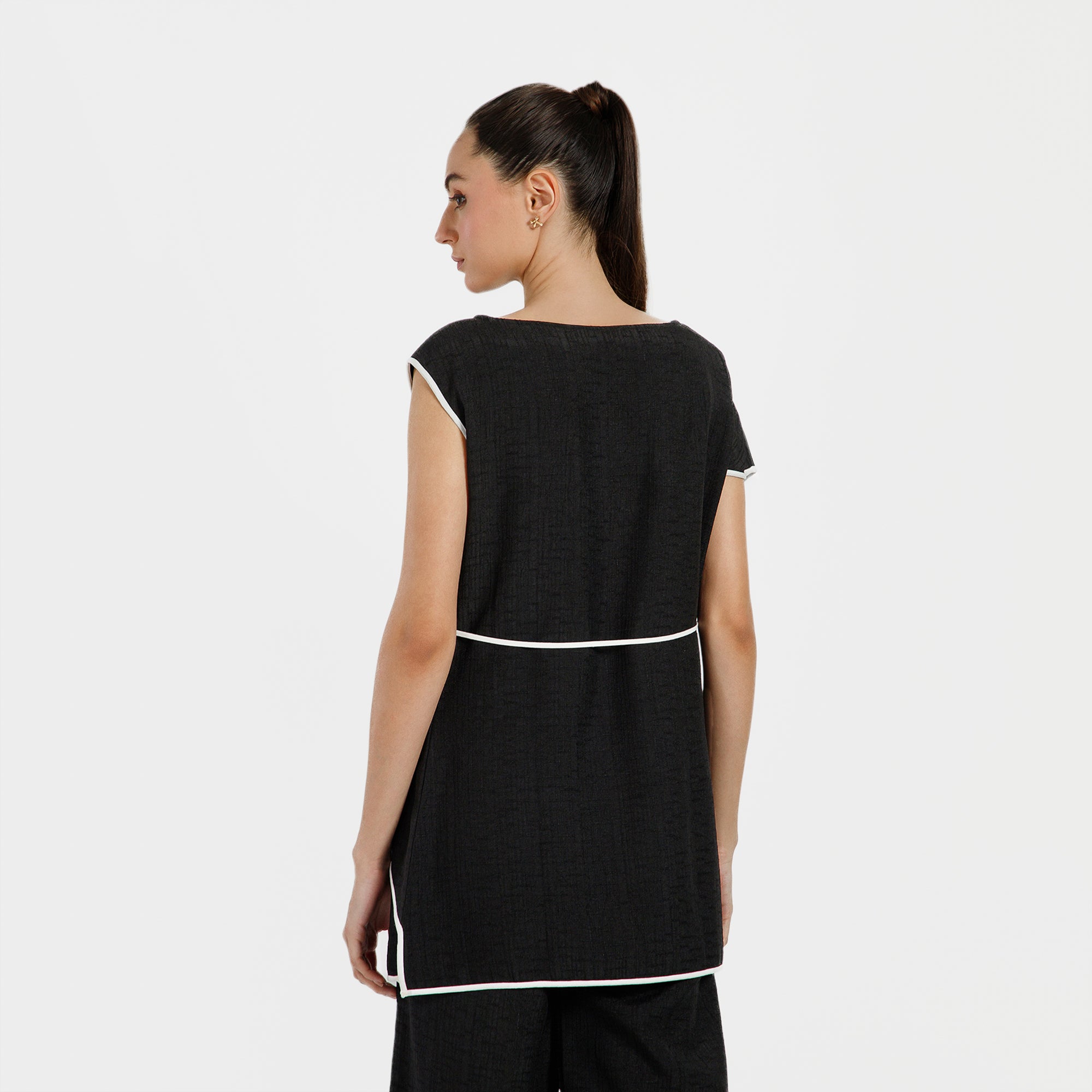 Black Cotton Slub Linen Top With White Piping
