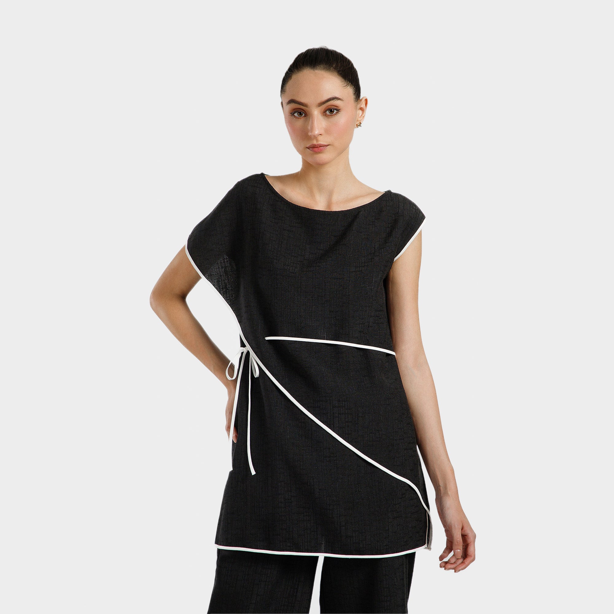 Black Cotton Slub Linen Top With White Piping
