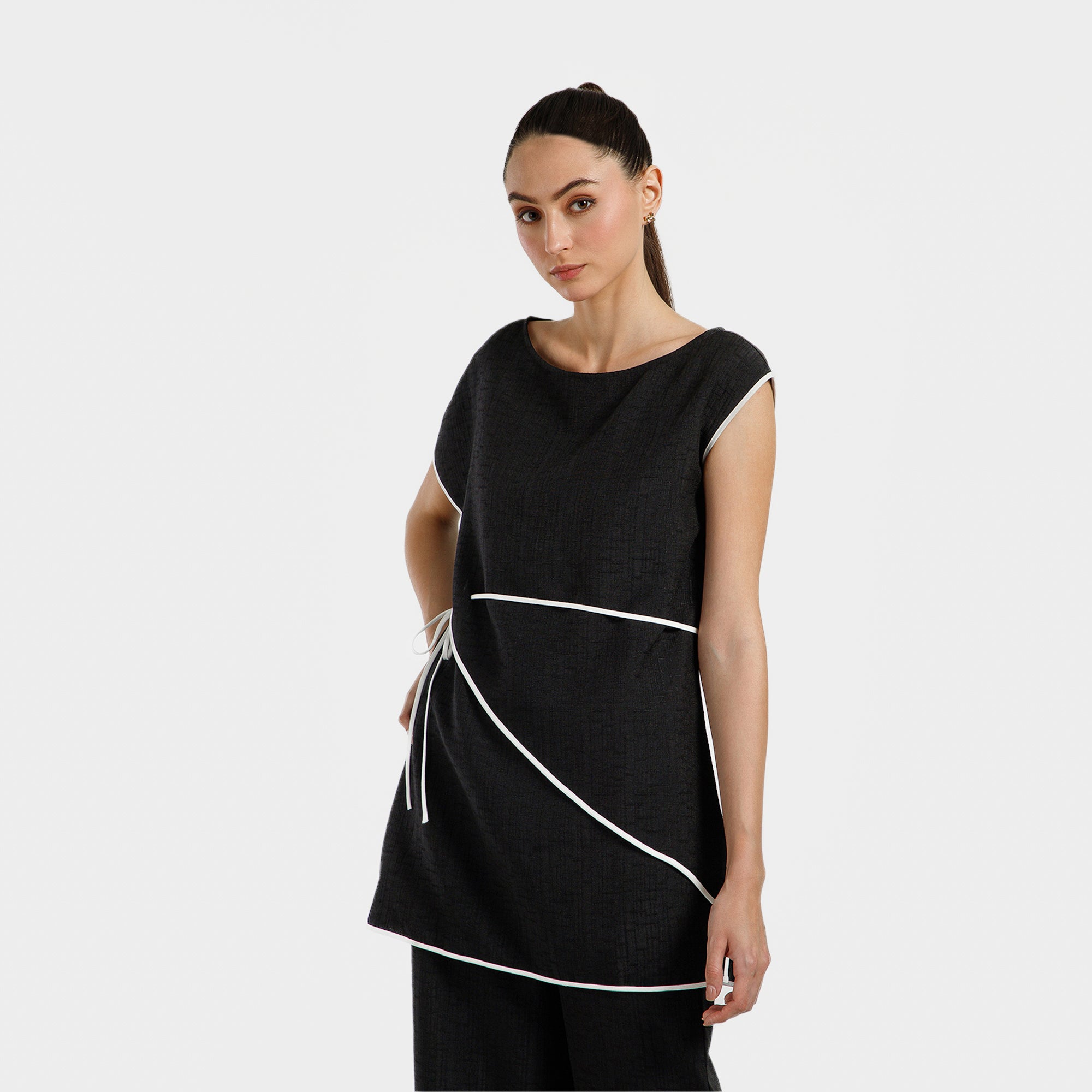 Black Cotton Slub Linen Top With White Piping