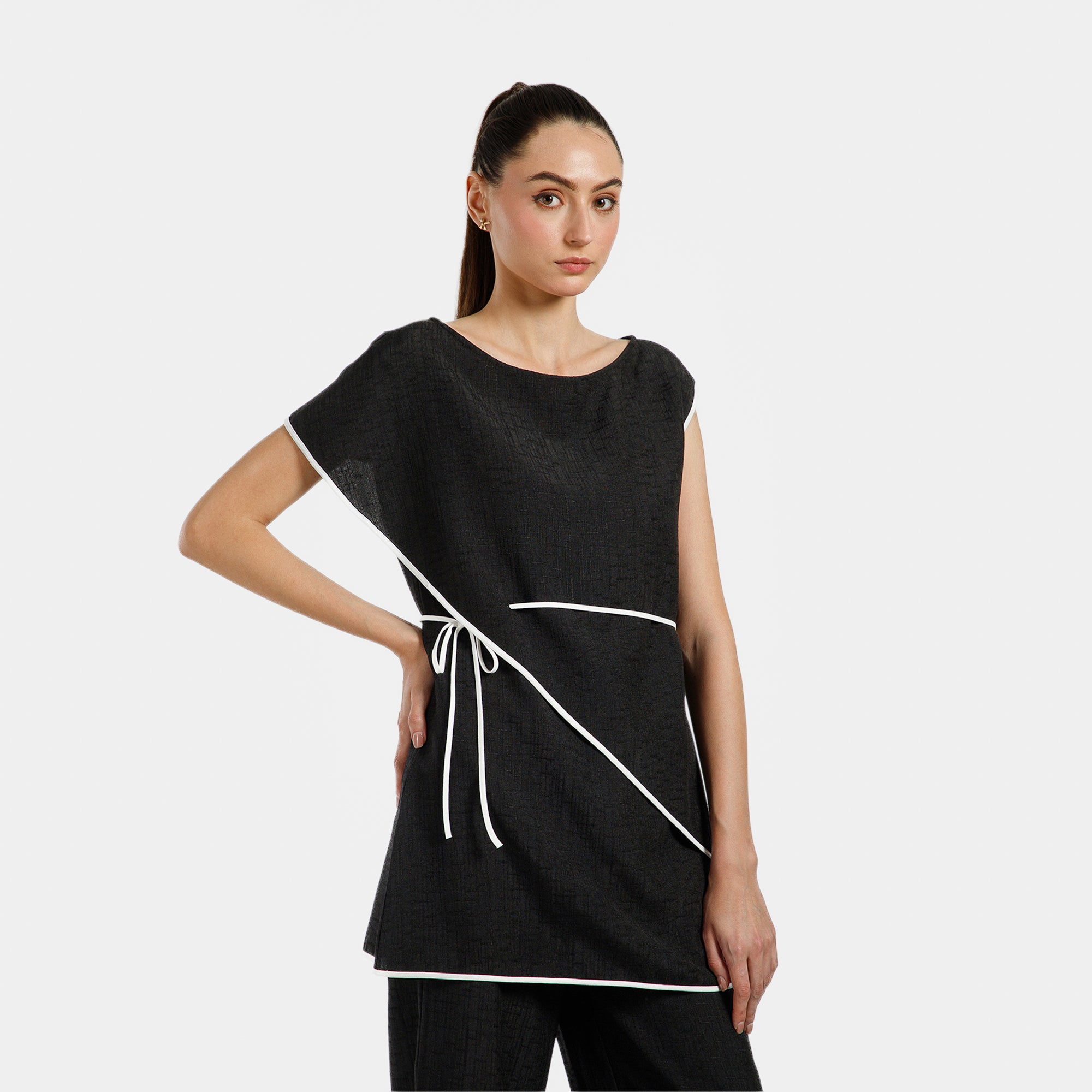 Black Cotton Slub Linen Top With White Piping