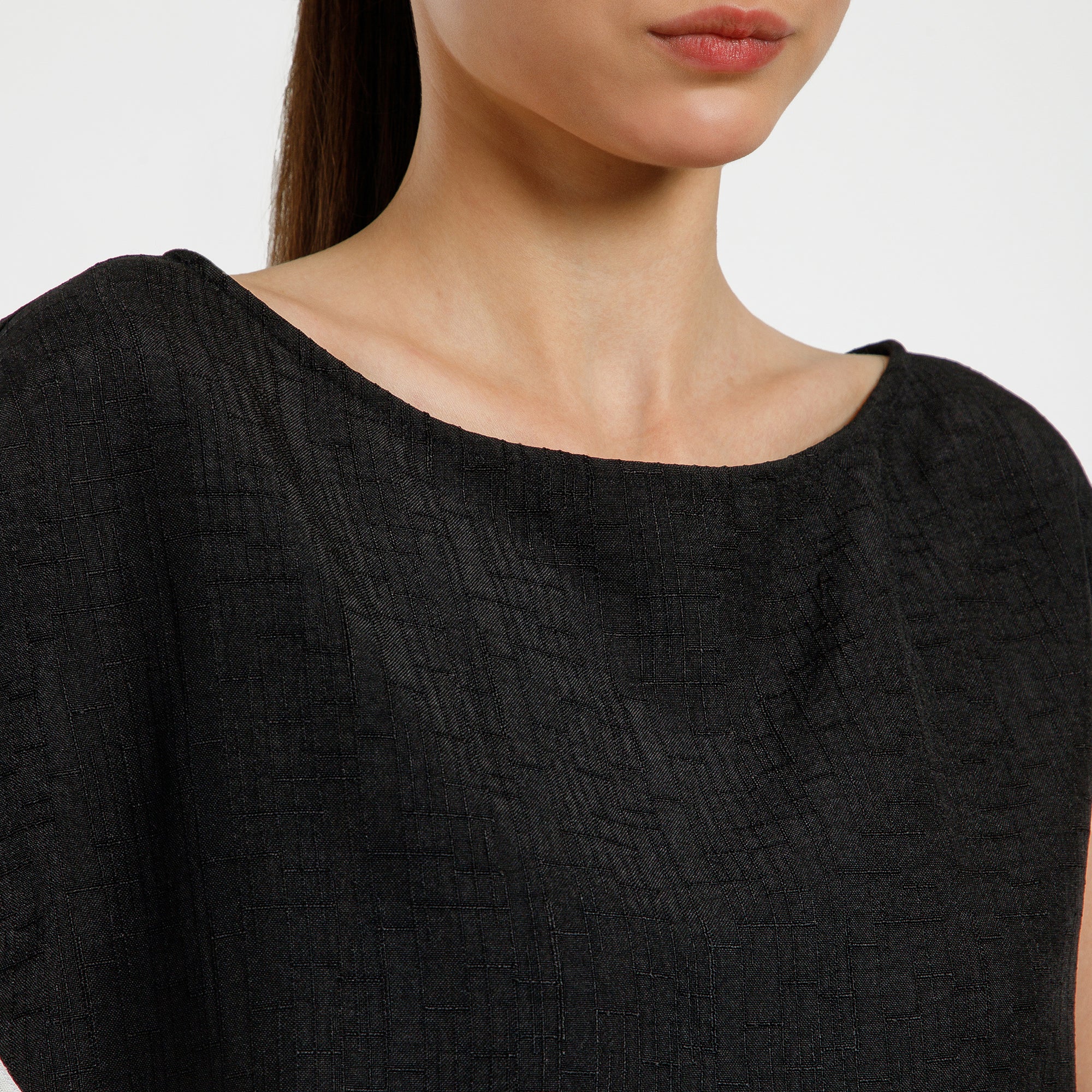 Black Cotton Slub Linen Top With White Piping