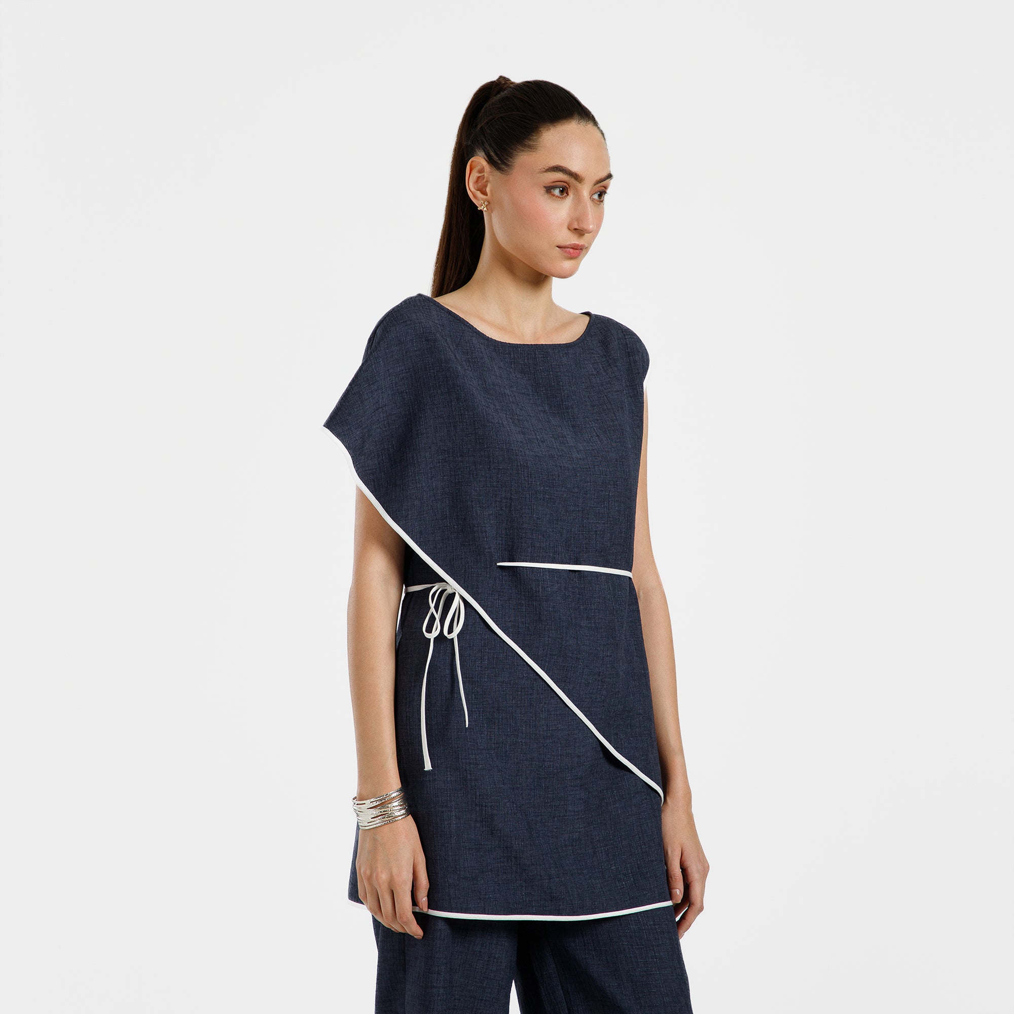 Blue Cotton Slub Linen Top With White Piping