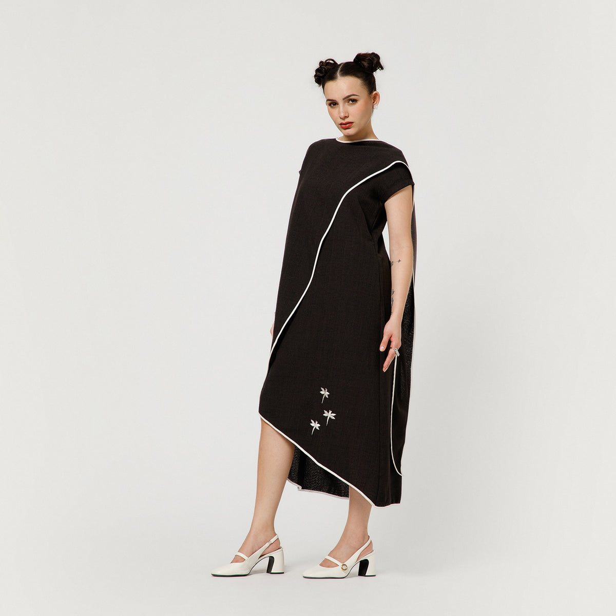 Black Slub Linen Dress With White Piping