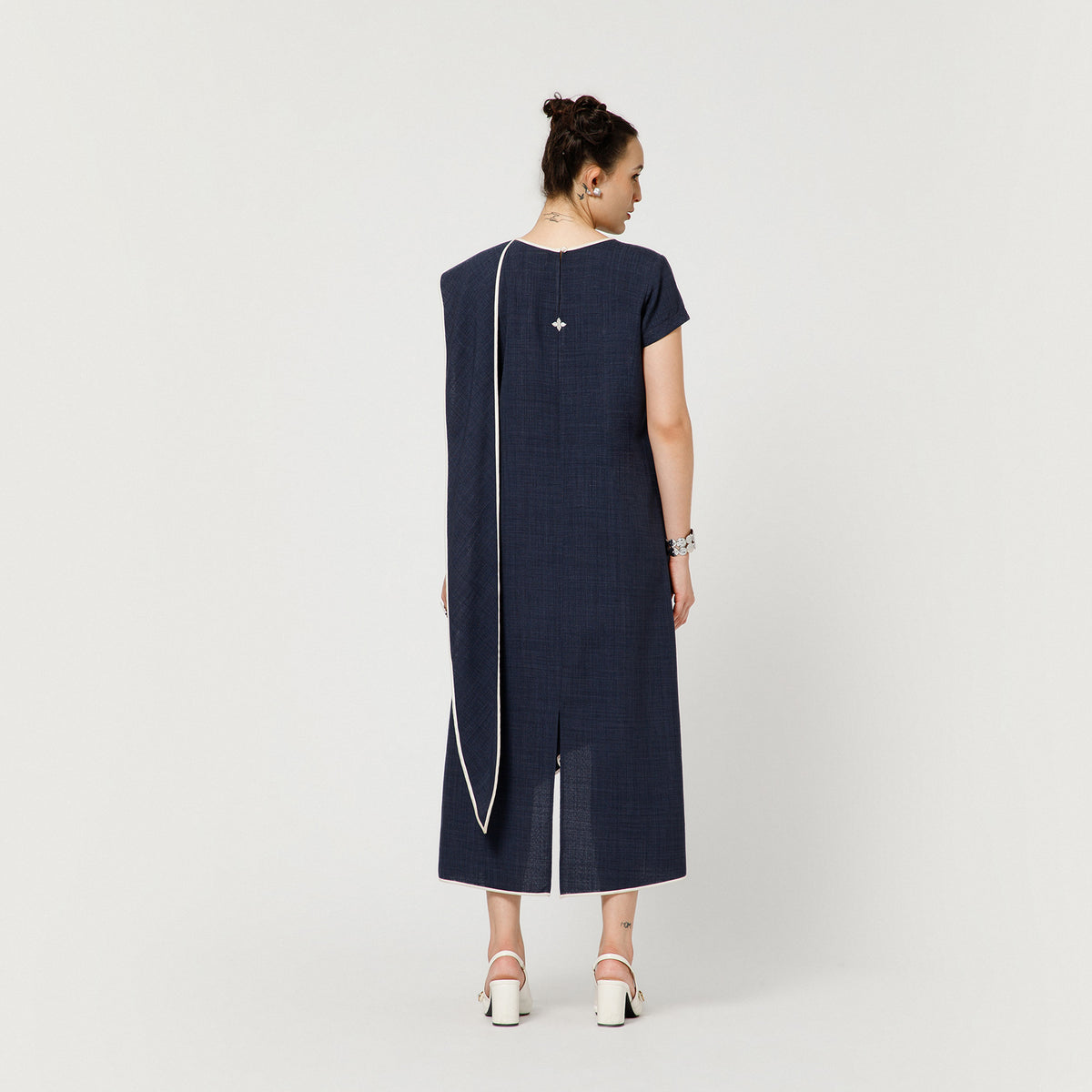 Blue Slub Linen Dress With White Piping