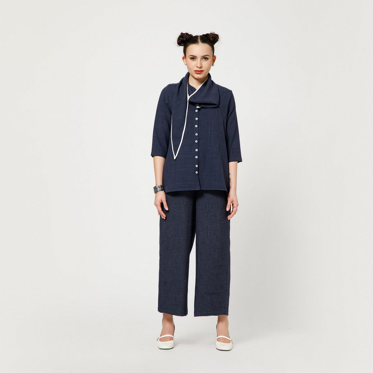 Blue Slub Linen Draped Top With White Piping