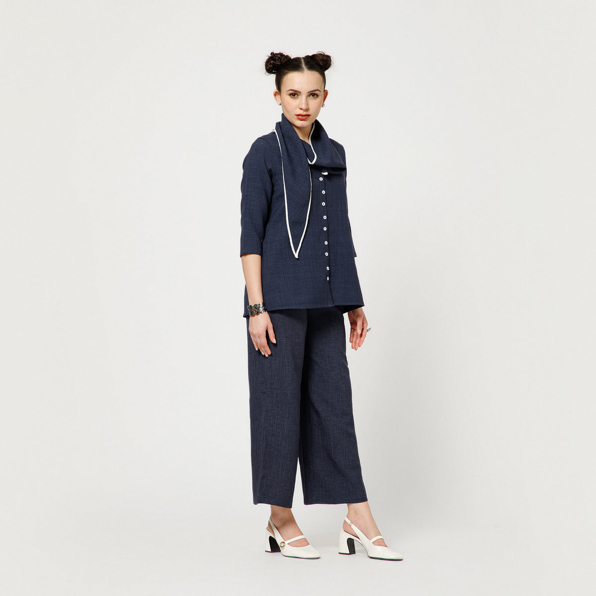 Blue Slub Linen Draped Top With White Piping
