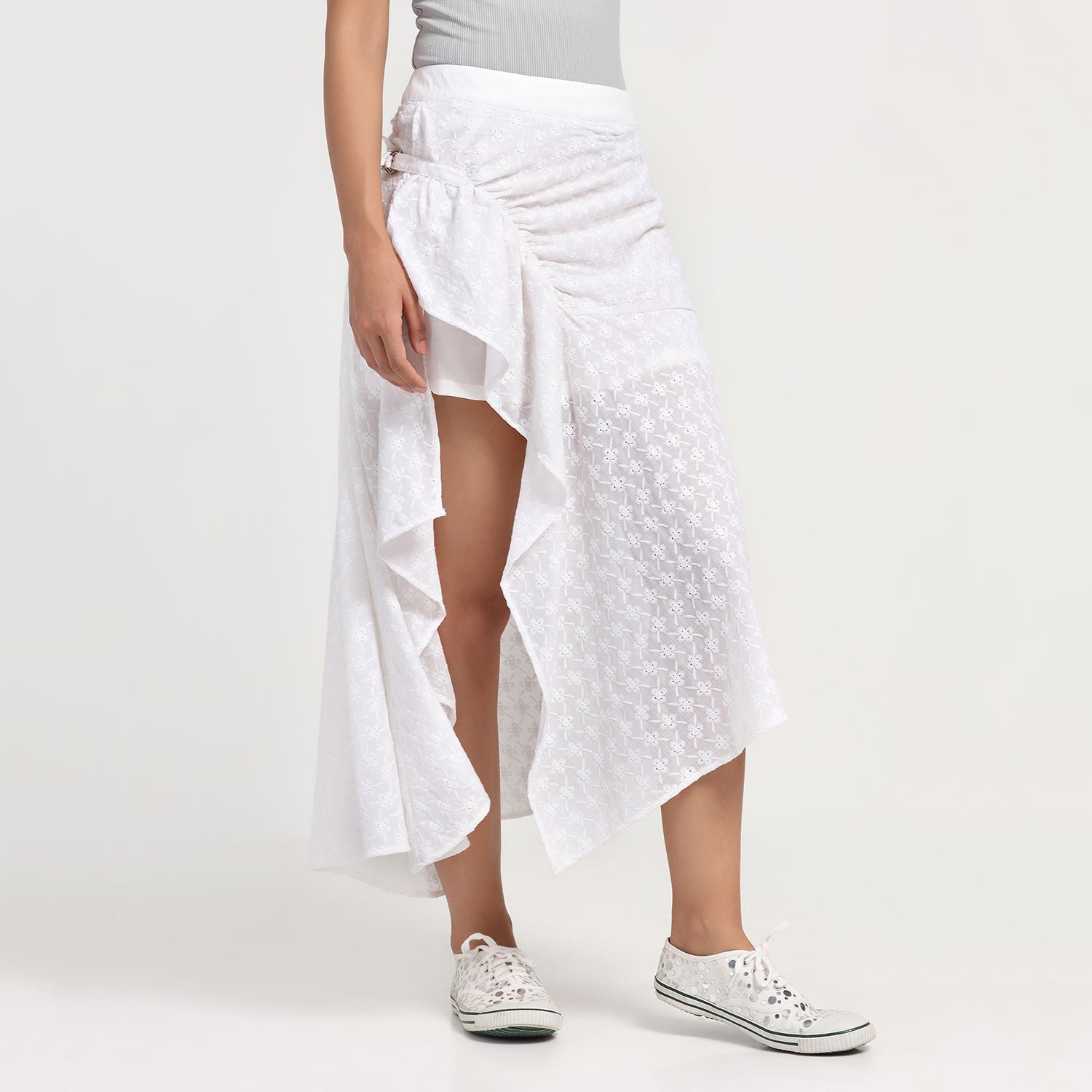 White Schiffle Buckle Asymmetrical Skirt for Women-1
