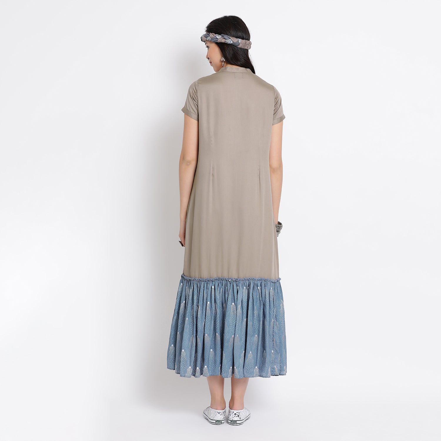 Grey long dress with printed frill and thread embroidery