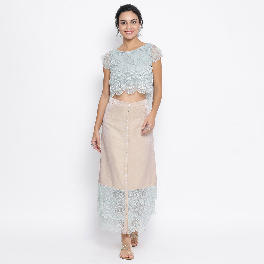 Beige skirt with scallop lace at hem
