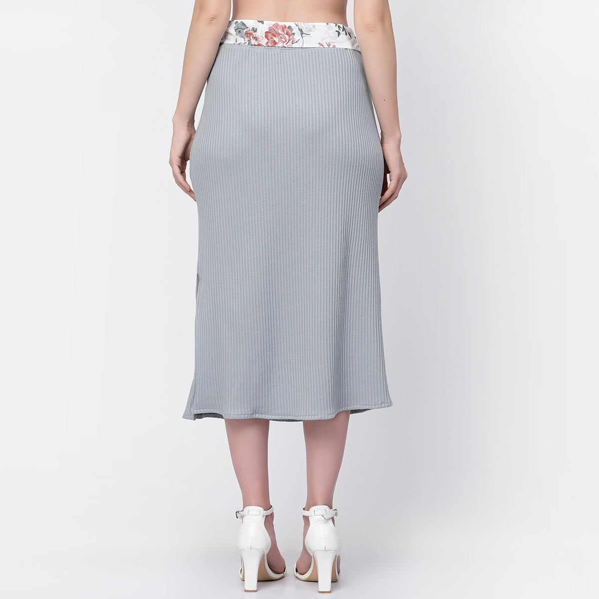 Ribbed Straight Skirt With Slits & Printed Belt